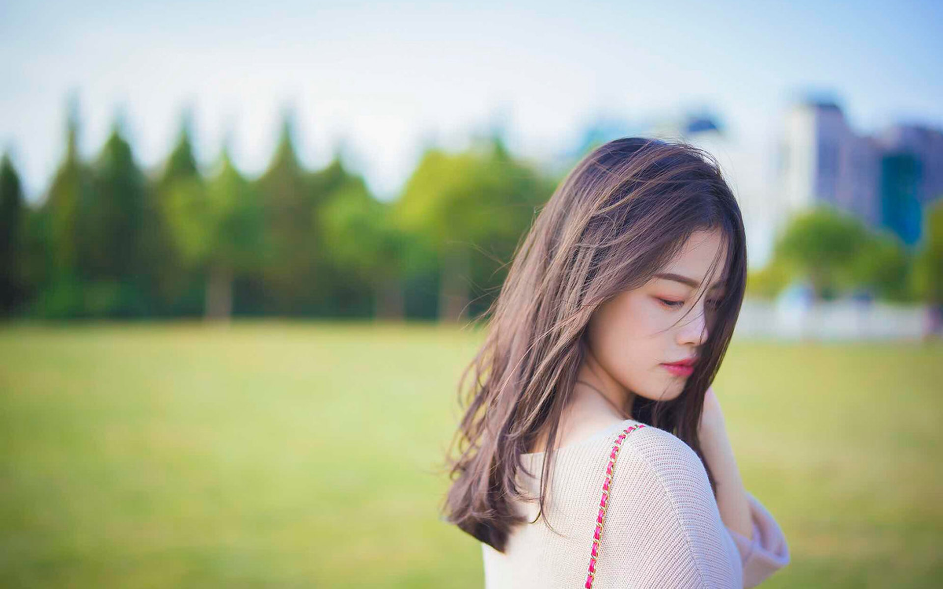 纲手裸乳爆乳视觉盛宴：解析经典动漫中角色设计的艺术魅力_: 直击问题的深度，是否能激发更广泛的讨论？